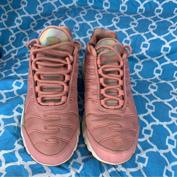 Nike Women’s size 8.5 Air Max Plus SE Red stardust soft pink iridescent wmsn run - Picture 5 of 11